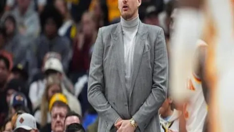 足协副主席强调严格执行裁判升降级制度，判罚评议结果对社会公开